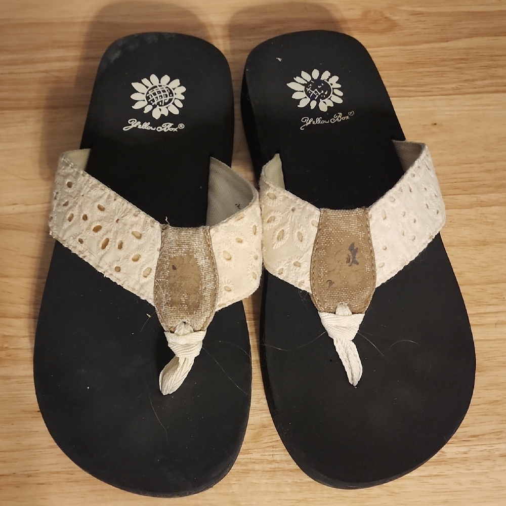 ‼️50%_5+Bundles‼️ YELLOW BOX Women's White Sandals S5